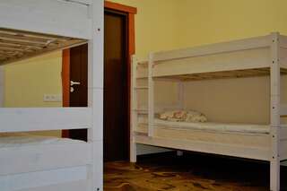 Хостелы Hostel Old Bridge Гродно Кровать в общем номере для мужчин и женщин с 10 кроватями-5