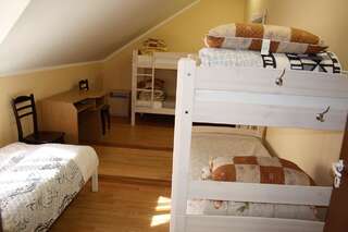 Хостелы Hostel Old Bridge Гродно Кровать в общем номере для мужчин и женщин с 10 кроватями-6